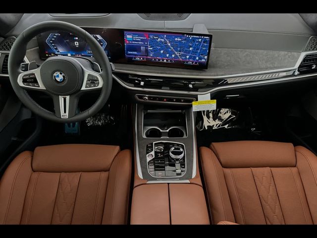 2025 BMW X7 M60i