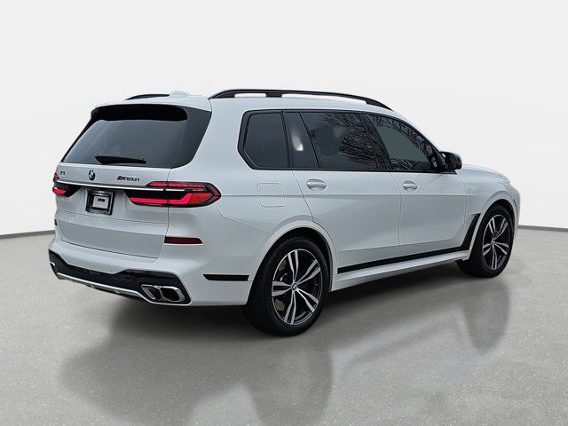 2025 BMW X7 M60i