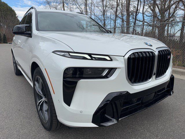 2025 BMW X7 M60i