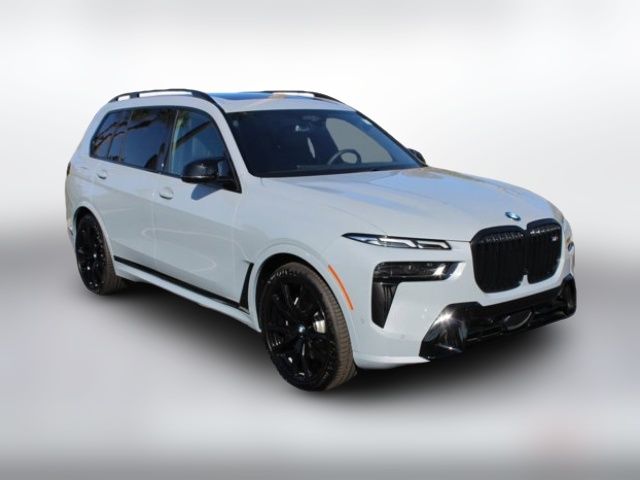 2025 BMW X7 M60i