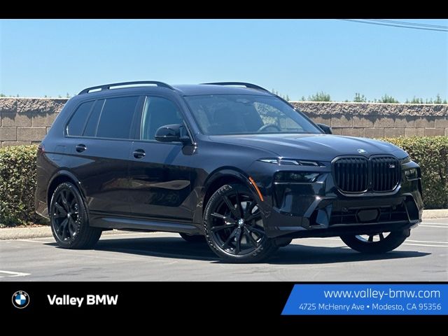 2025 BMW X7 M60i