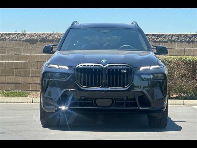 2025 BMW X7 M60i