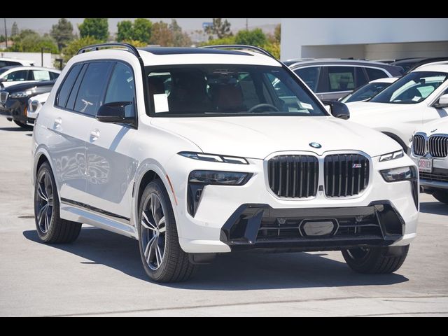 2025 BMW X7 M60i