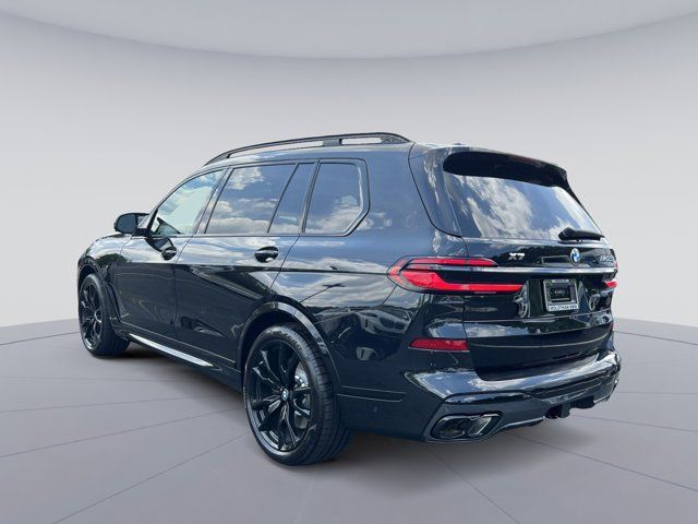 2025 BMW X7 M60i