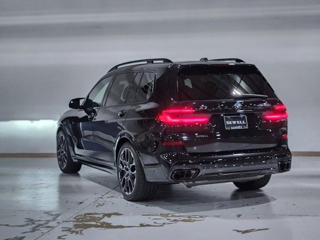 2025 BMW X7 M60i