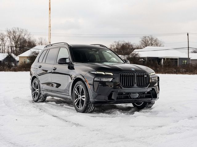 2025 BMW X7 M60i