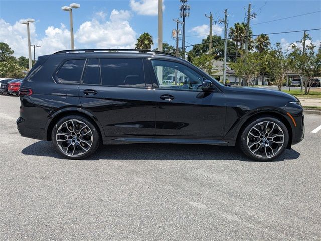 2025 BMW X7 M60i