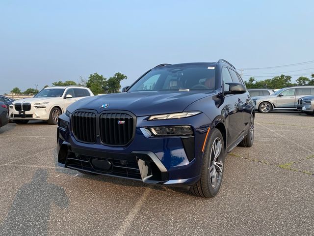 2025 BMW X7 M60i