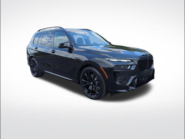 2025 BMW X7 M60i