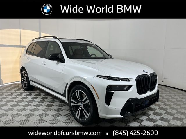 2025 BMW X7 M60i