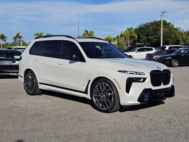 2025 BMW X7 M60i