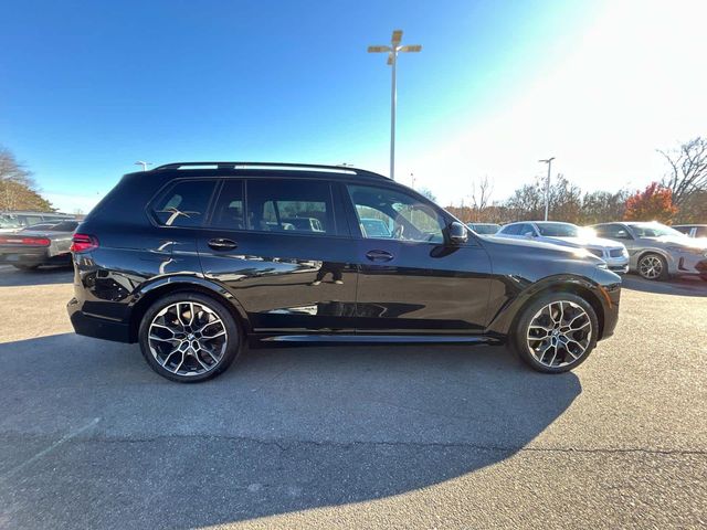 2025 BMW X7 M60i