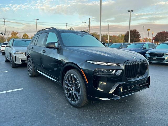 2025 BMW X7 M60i