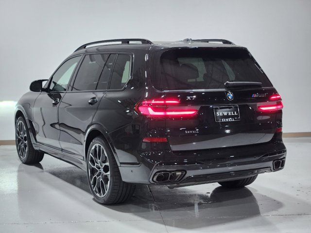 2025 BMW X7 M60i