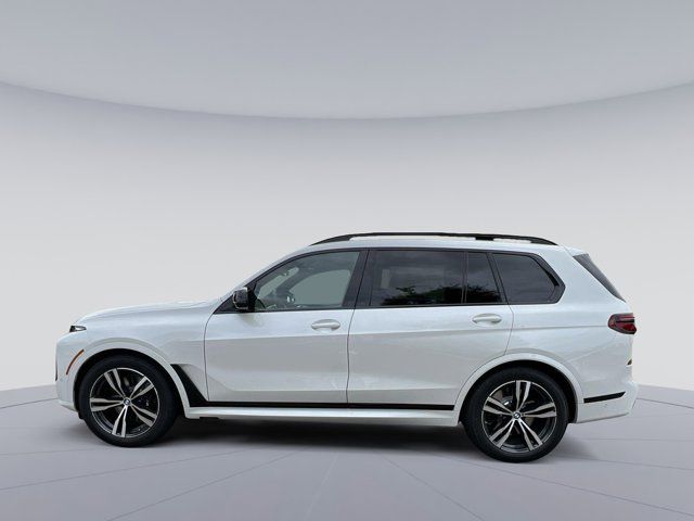 2025 BMW X7 M60i