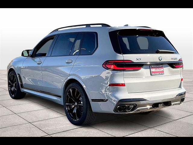 2025 BMW X7 M60i