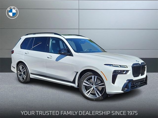 2025 BMW X7 M60i