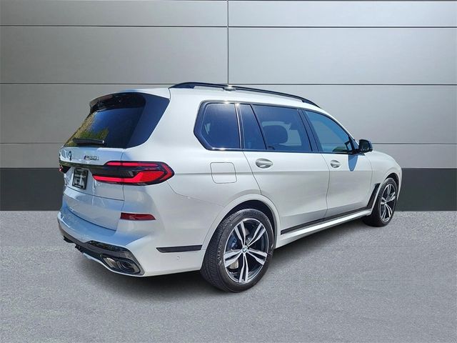 2025 BMW X7 M60i