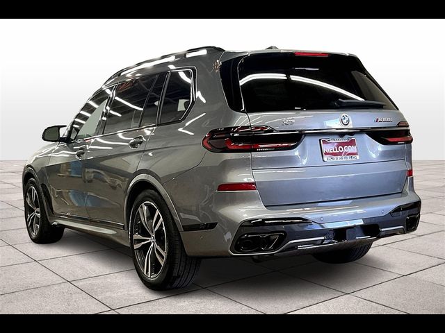 2025 BMW X7 M60i