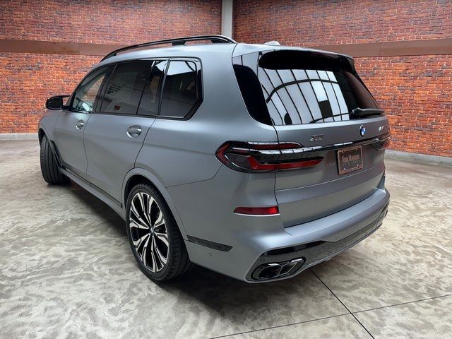 2025 BMW X7 M60i