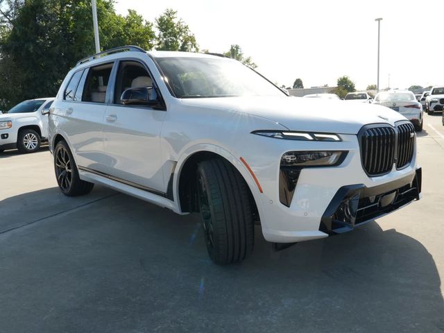 2025 BMW X7 M60i