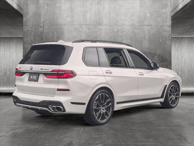 2025 BMW X7 M60i