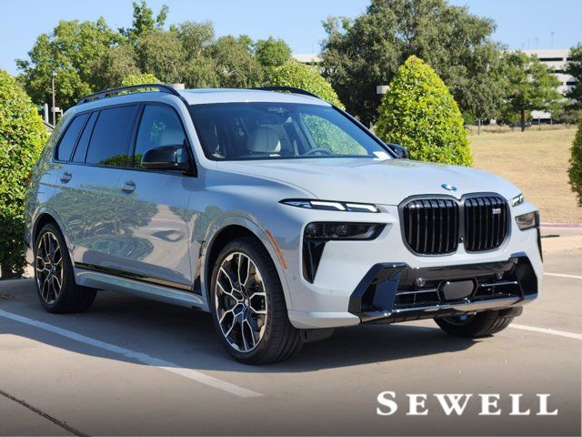 2025 BMW X7 M60i