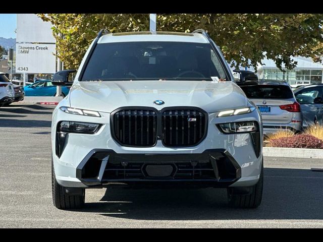 2025 BMW X7 M60i