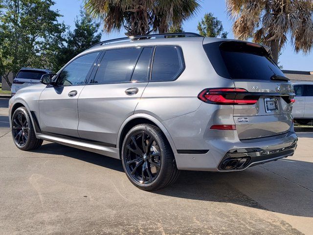 2025 BMW X7 M60i