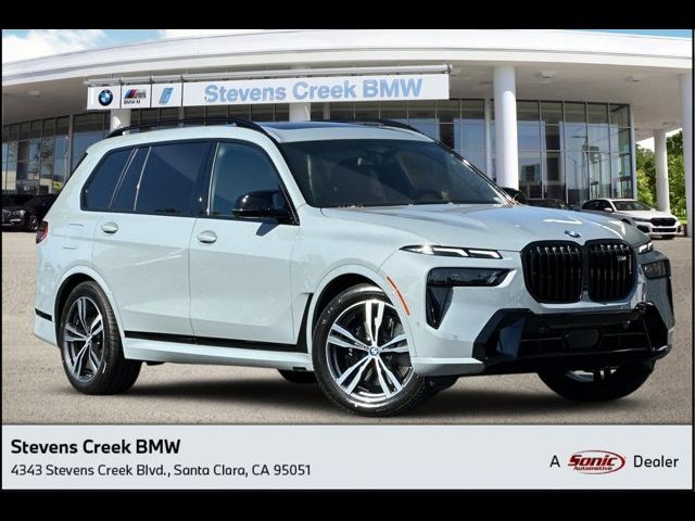 2025 BMW X7 M60i