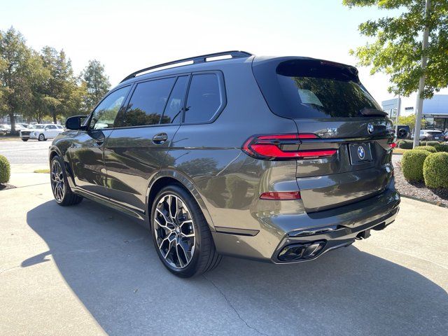 2025 BMW X7 M60i