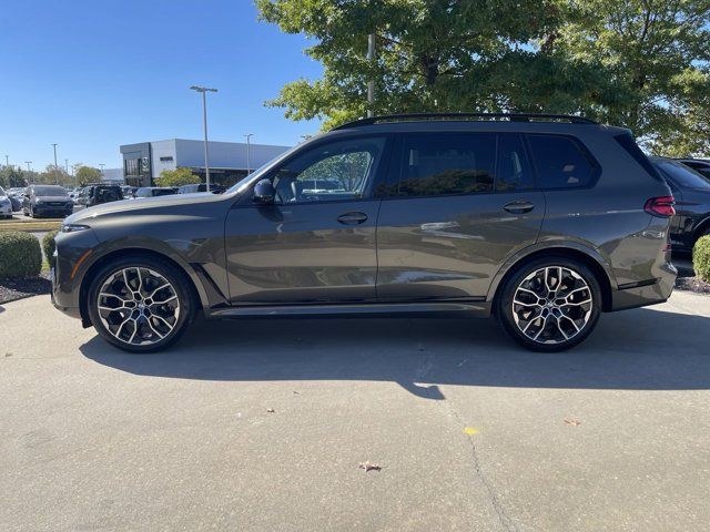 2025 BMW X7 M60i