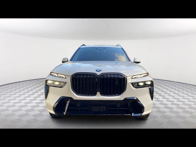 2025 BMW X7 M60i