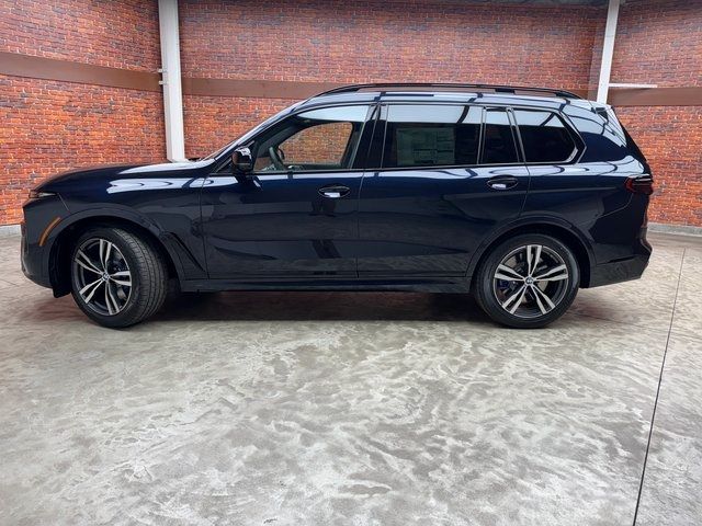 2025 BMW X7 M60i