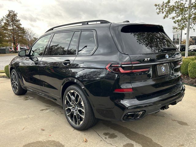 2025 BMW X7 M60i