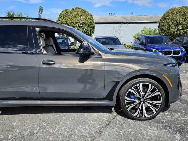 2025 BMW X7 M60i