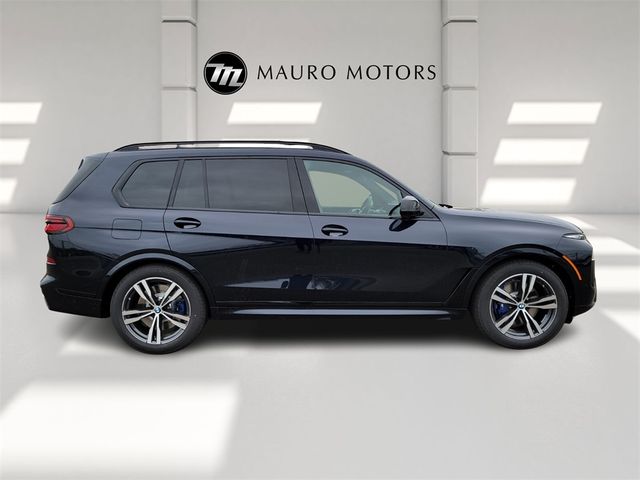 2025 BMW X7 M60i