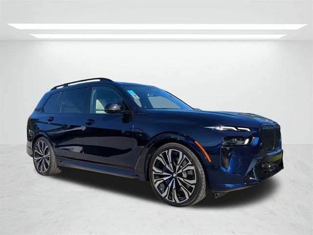 2025 BMW X7 M60i