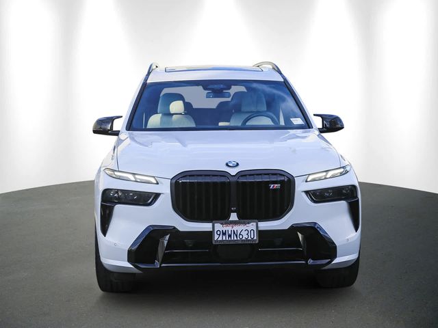 2025 BMW X7 M60i