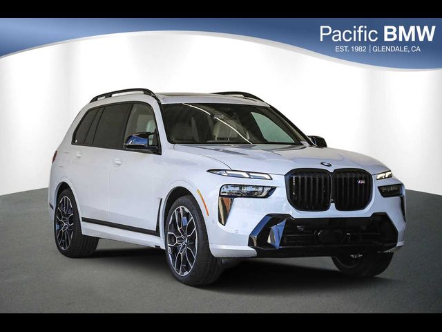 2025 BMW X7 M60i