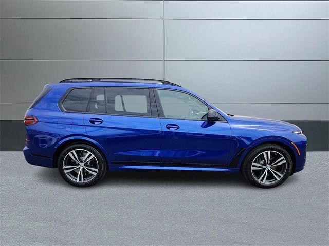 2025 BMW X7 M60i