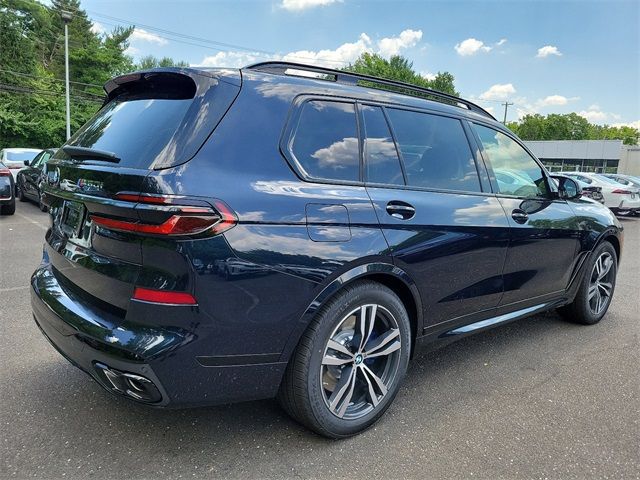 2025 BMW X7 M60i