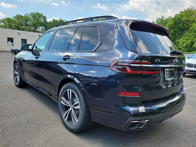 2025 BMW X7 M60i