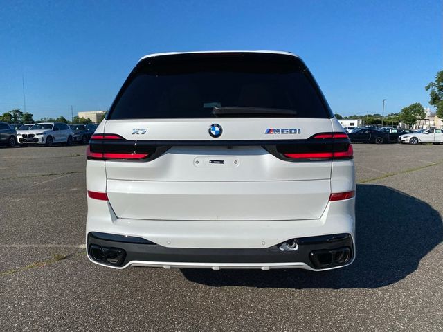 2025 BMW X7 M60i