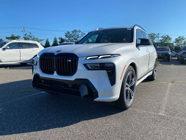 2025 BMW X7 M60i