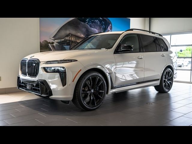 2025 BMW X7 M60i