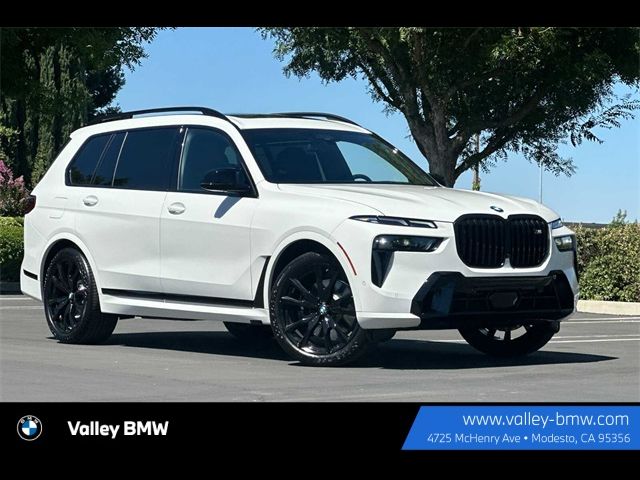 2025 BMW X7 M60i