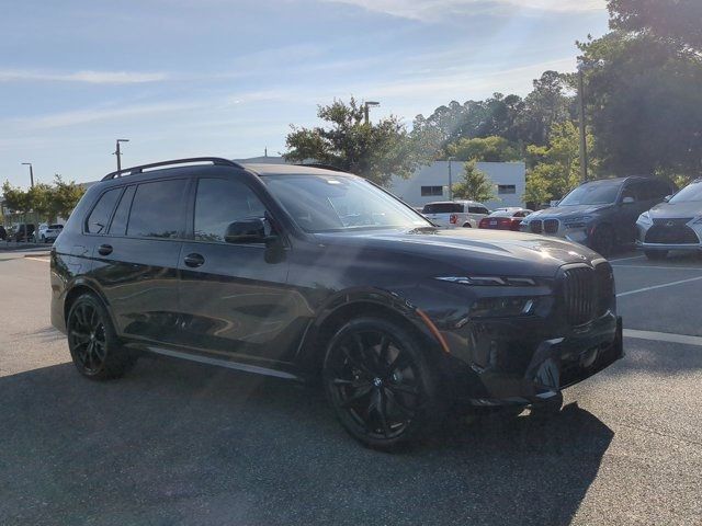 2025 BMW X7 M60i