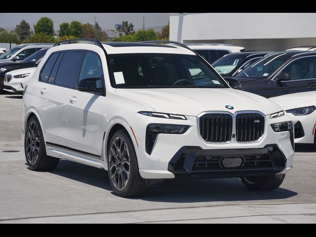 2025 BMW X7 M60i