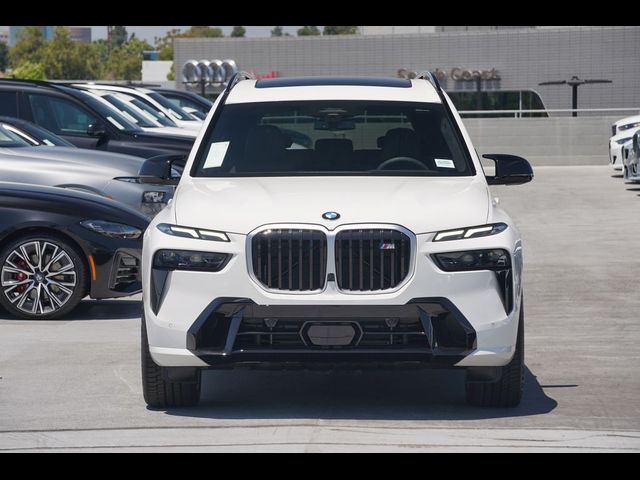 2025 BMW X7 M60i